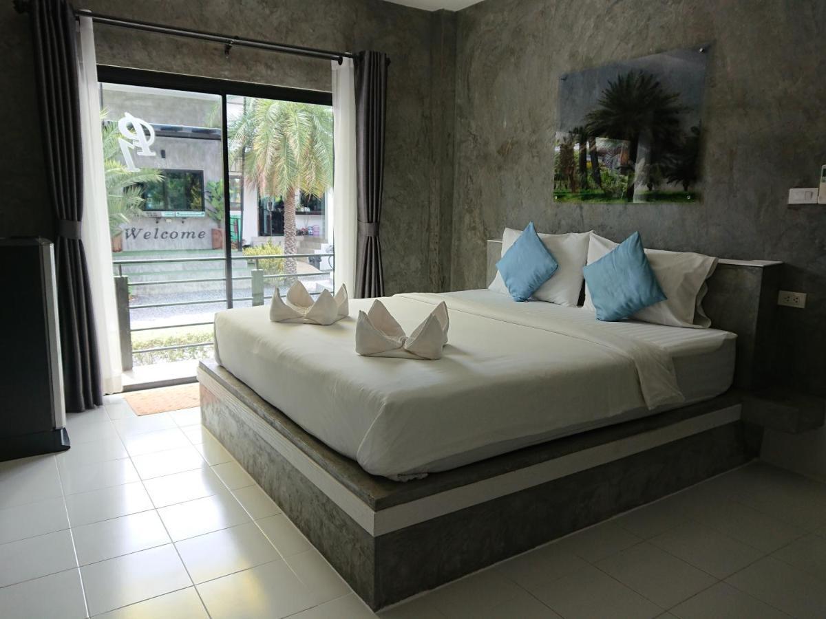 Lopburi Palm Resort Esterno foto