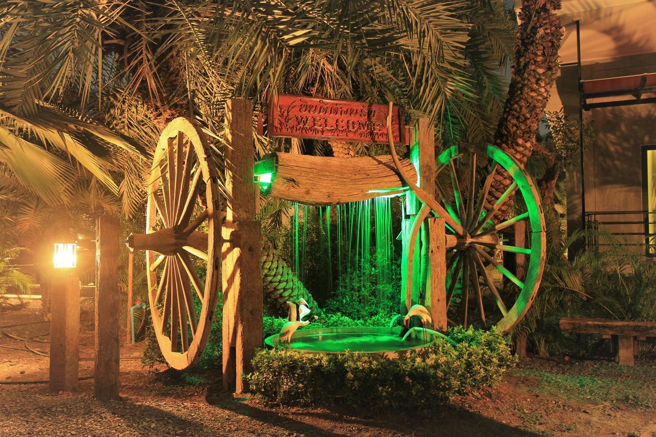 Lopburi Palm Resort Esterno foto