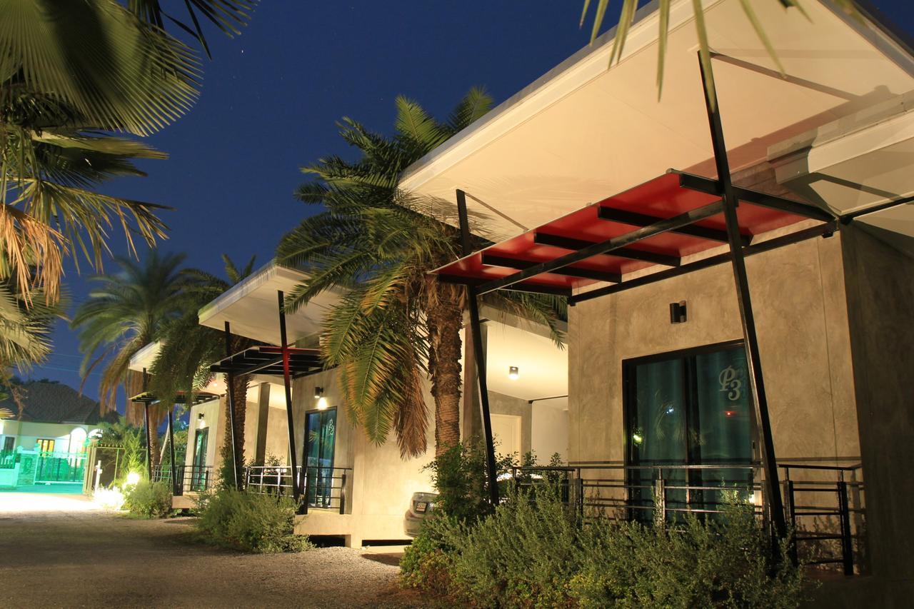 Lopburi Palm Resort Esterno foto